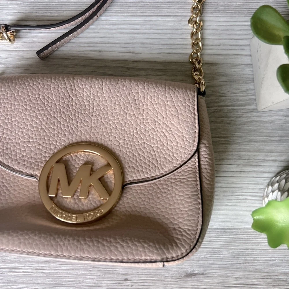 MICHAEL KORS fulton leather small crossbody bag EUC